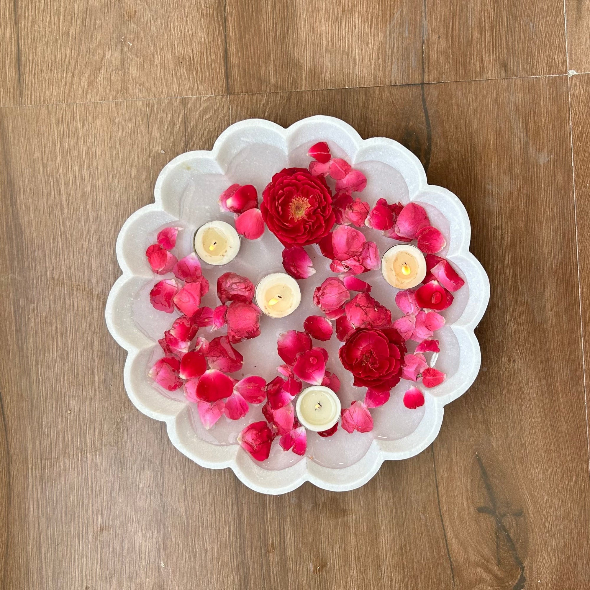 Daisy Burst Marble Urli - 12 inch