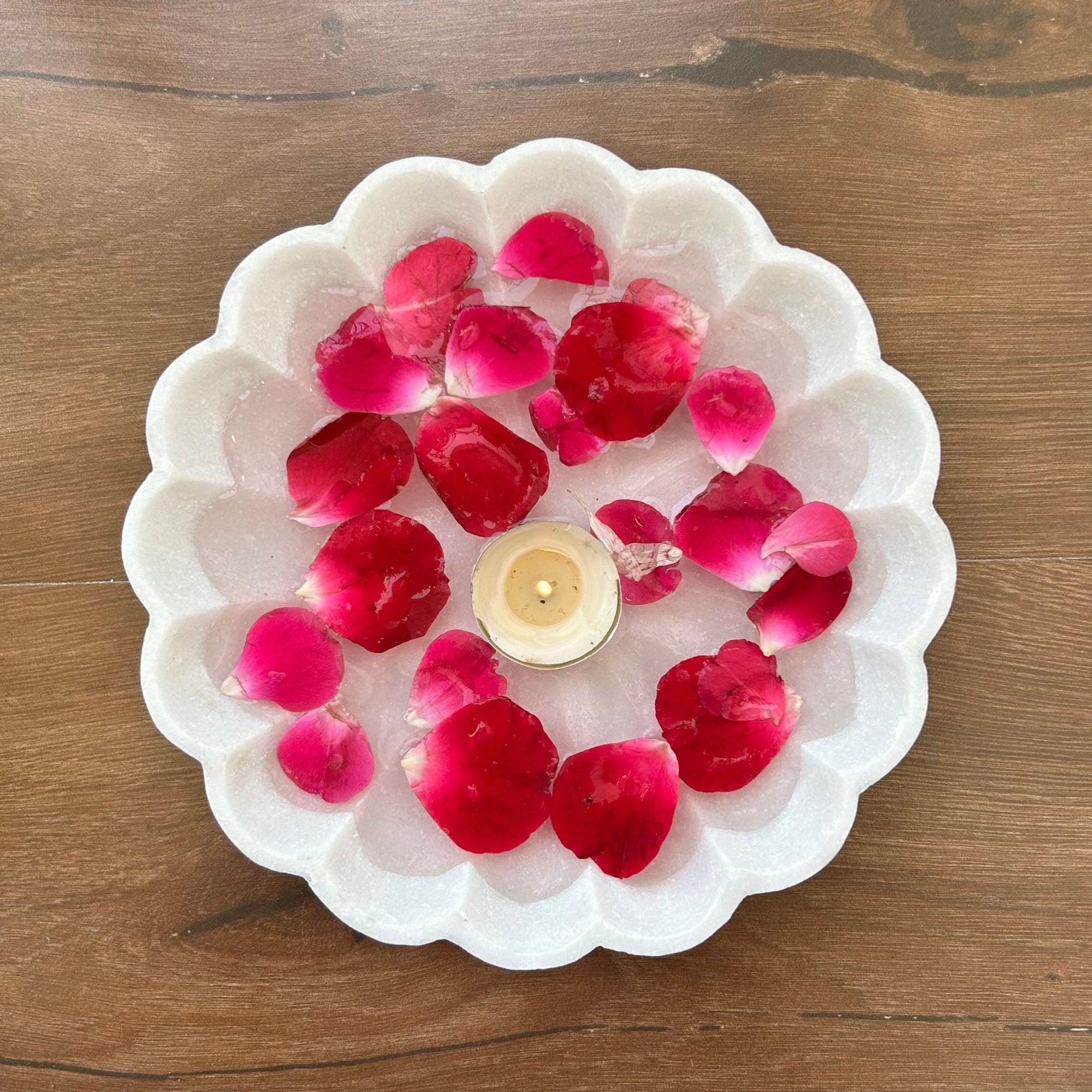 Daisy Burst Marble Urli - 8 inch