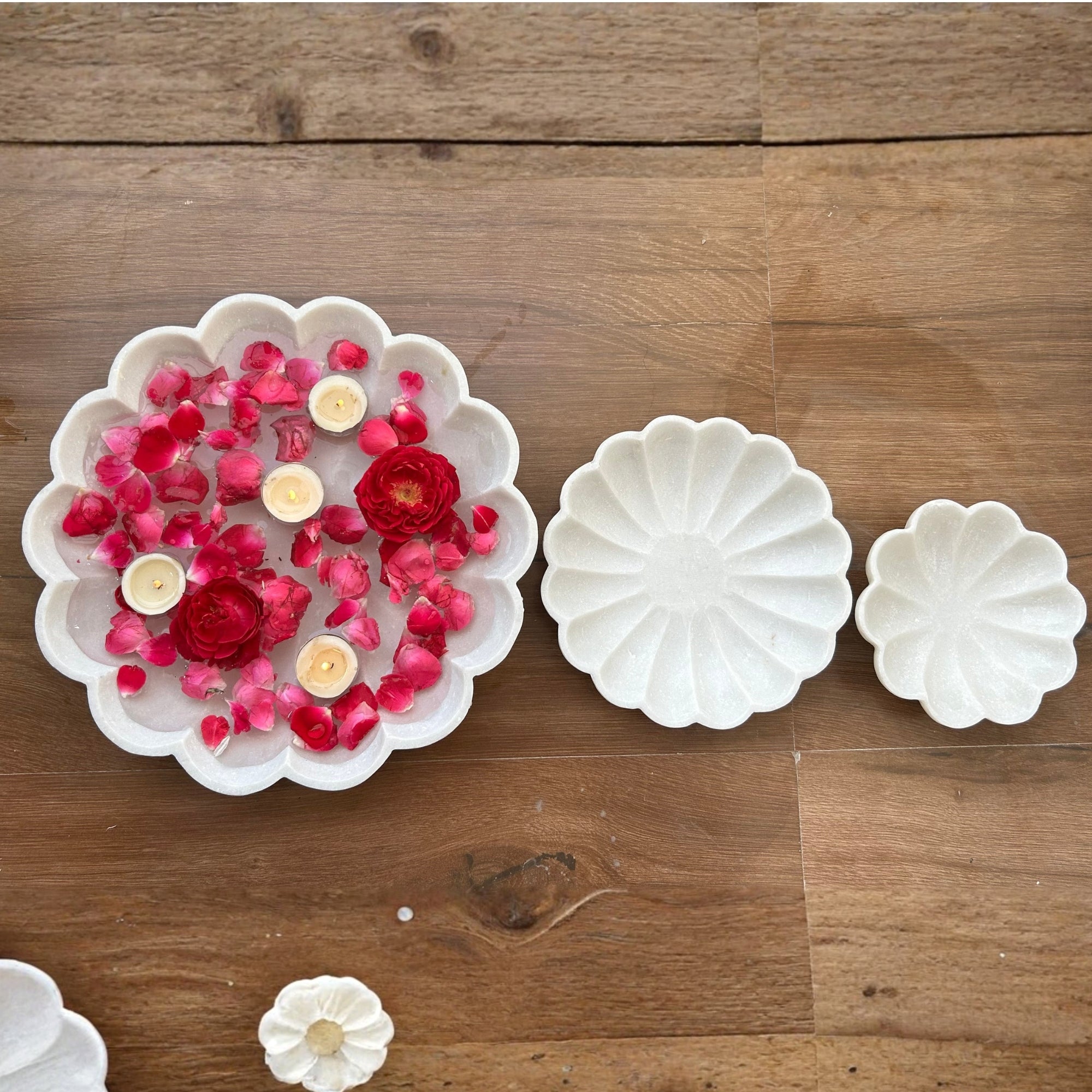 Daisy Burst Marble Urli - 8 inch