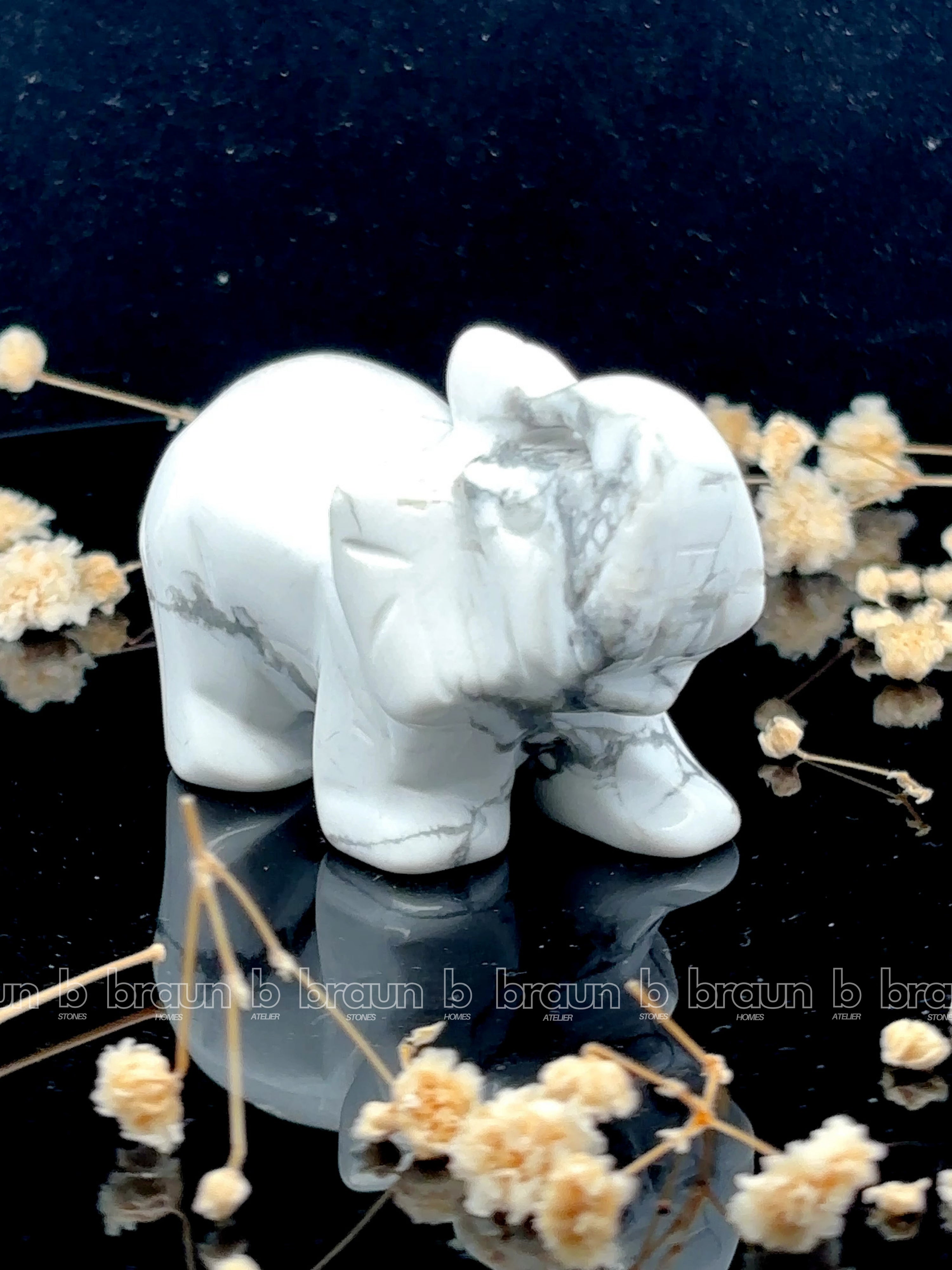 Howlite Elephant Medium