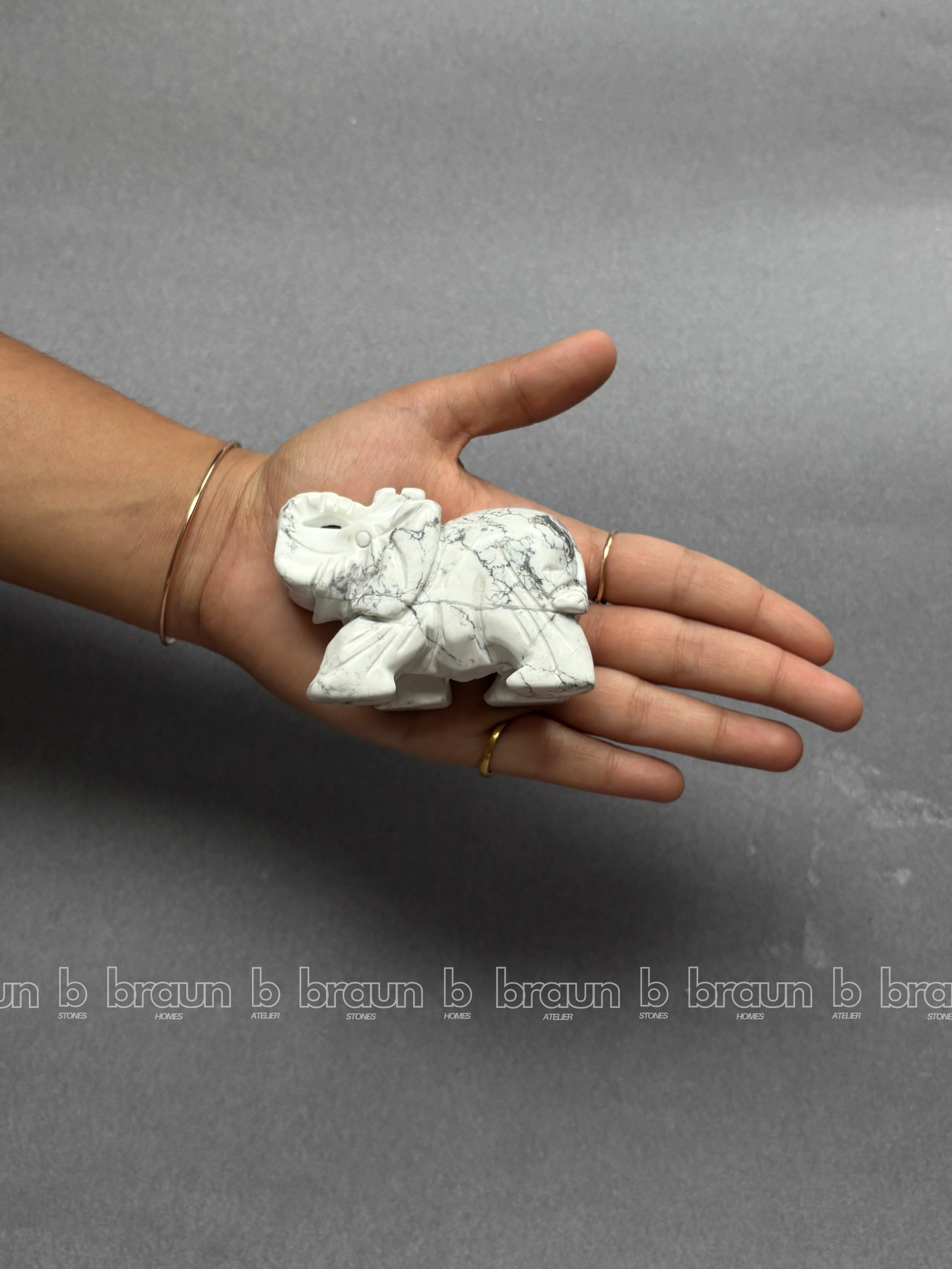 Howlite Elephant Large