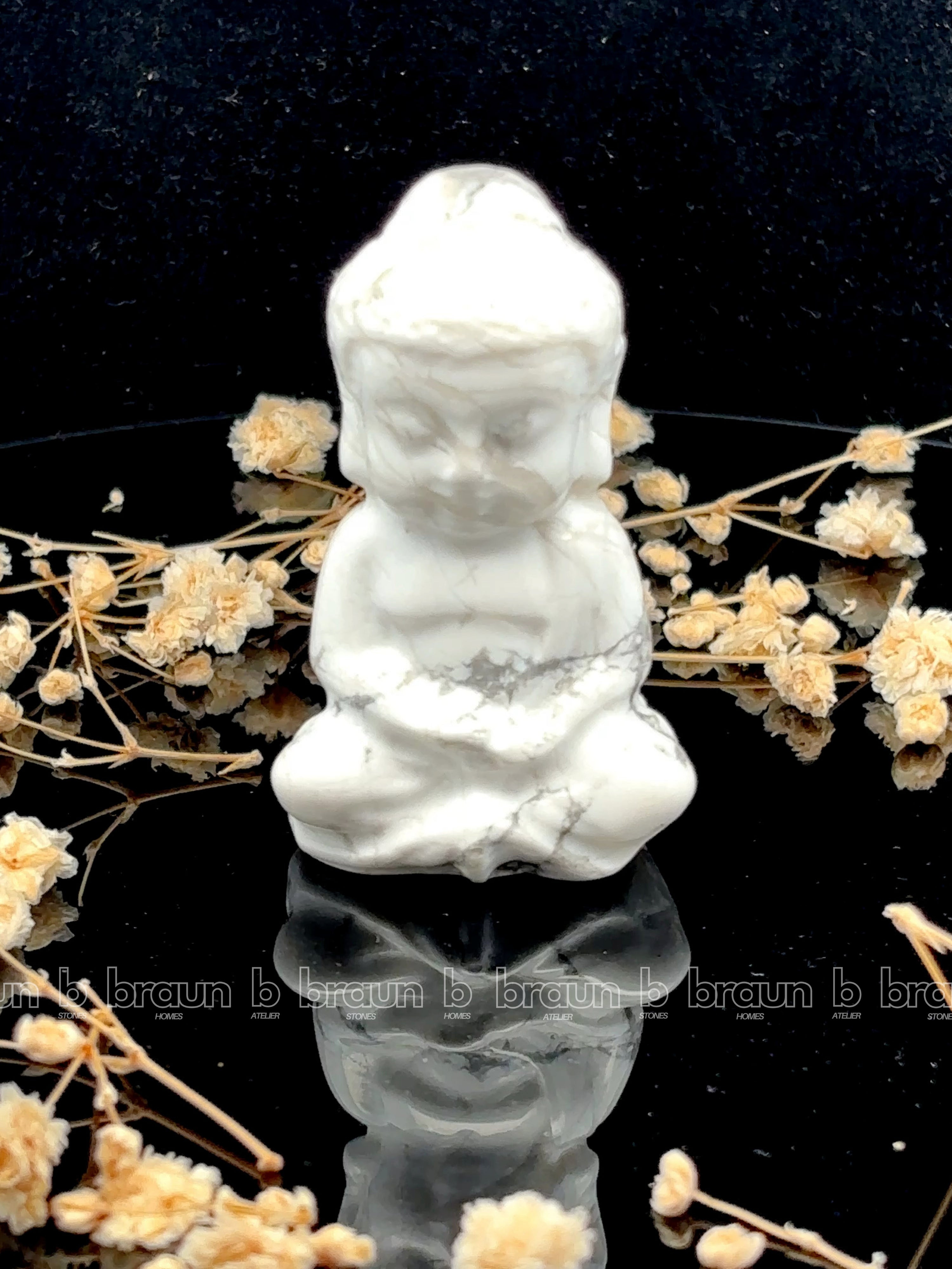 Howlite Sitting Buddha Medium thumbnail 2