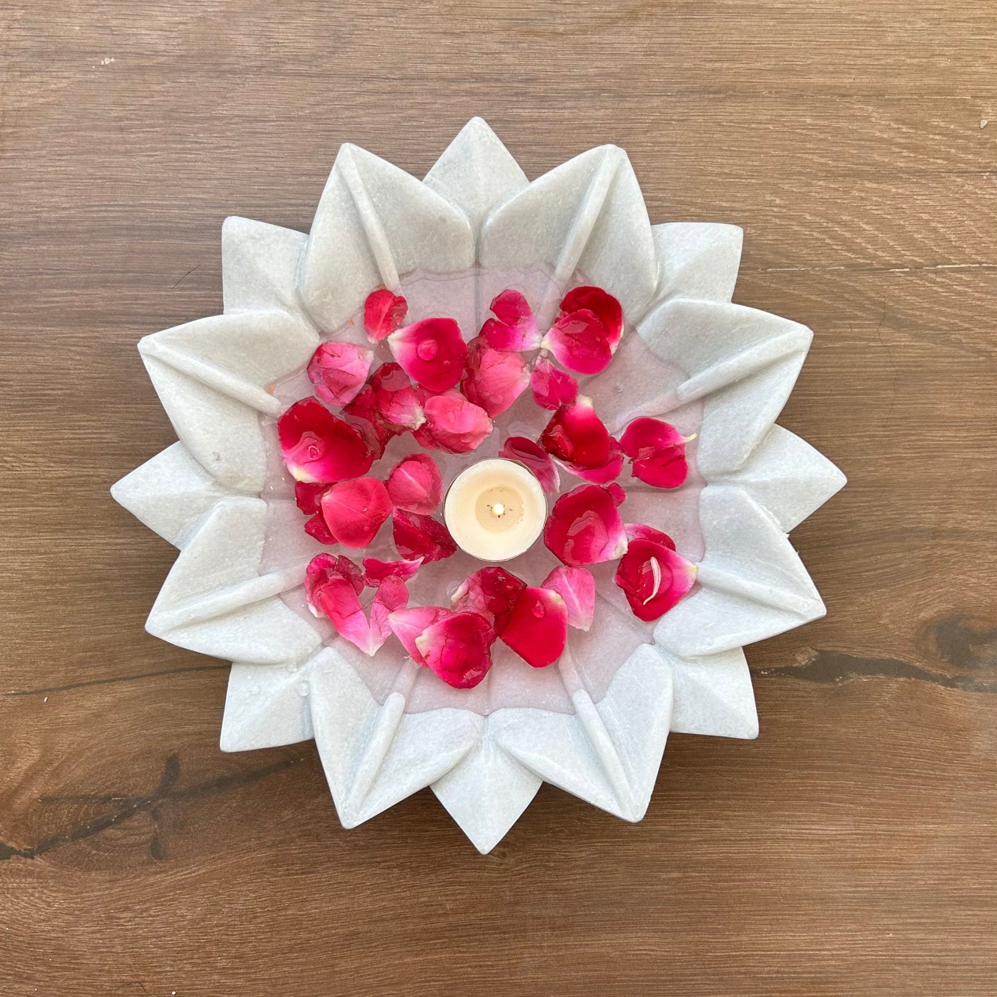 Lotus Crest Marble Urli