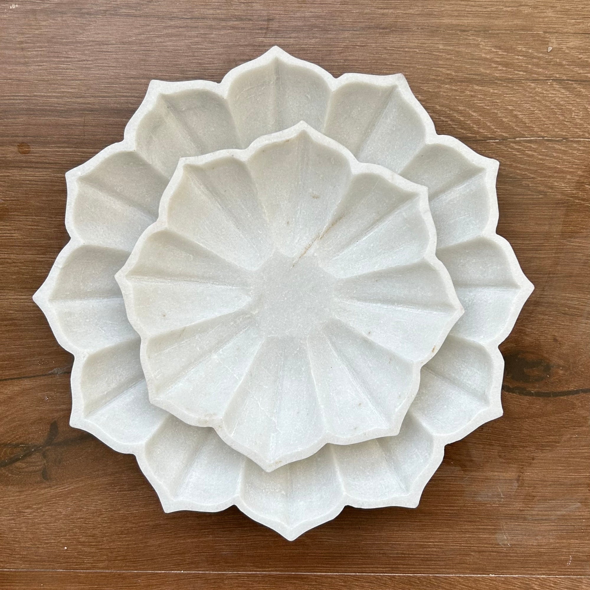 Petal Glow Marble Urli - 12 inch