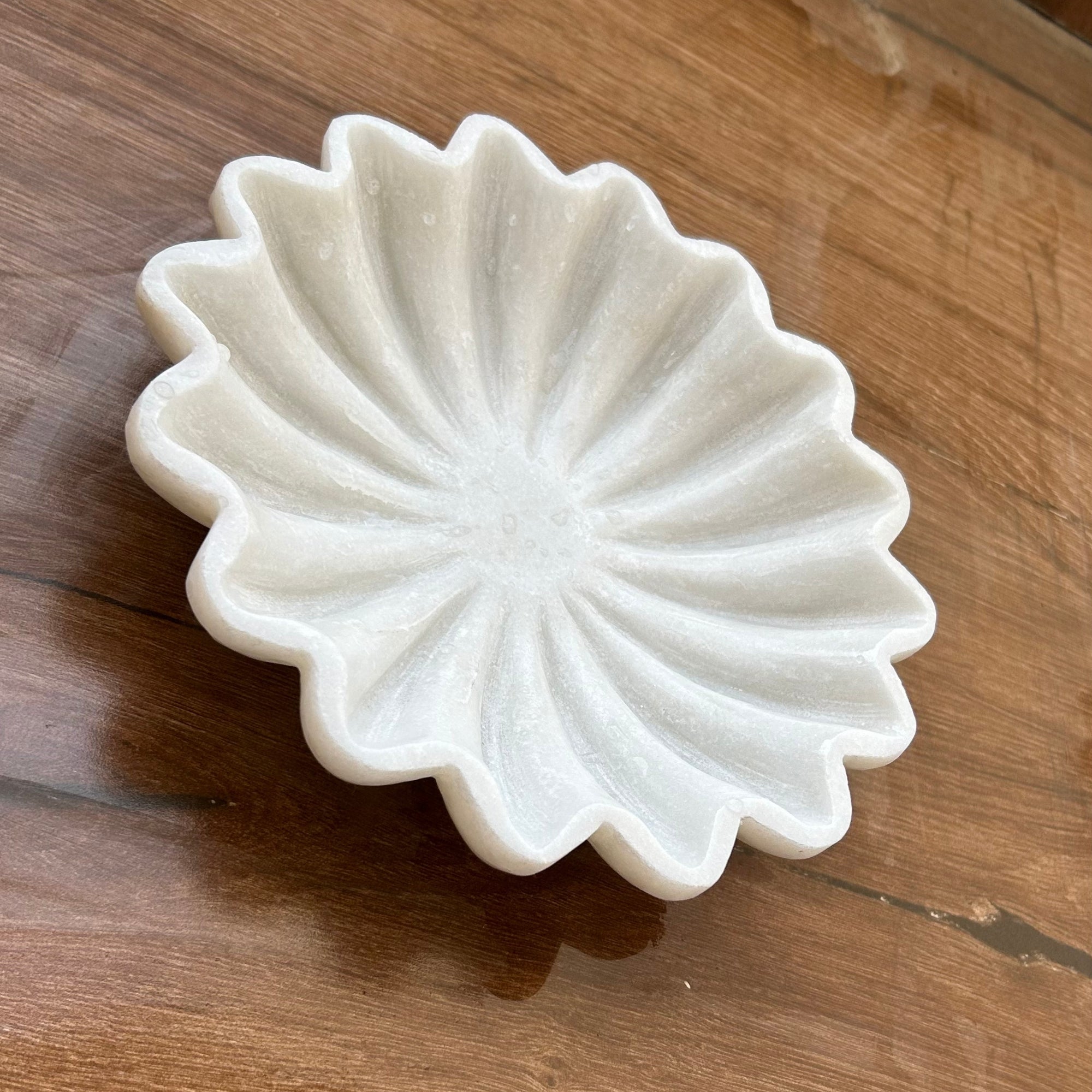 Ripple Blossom Marble Urli