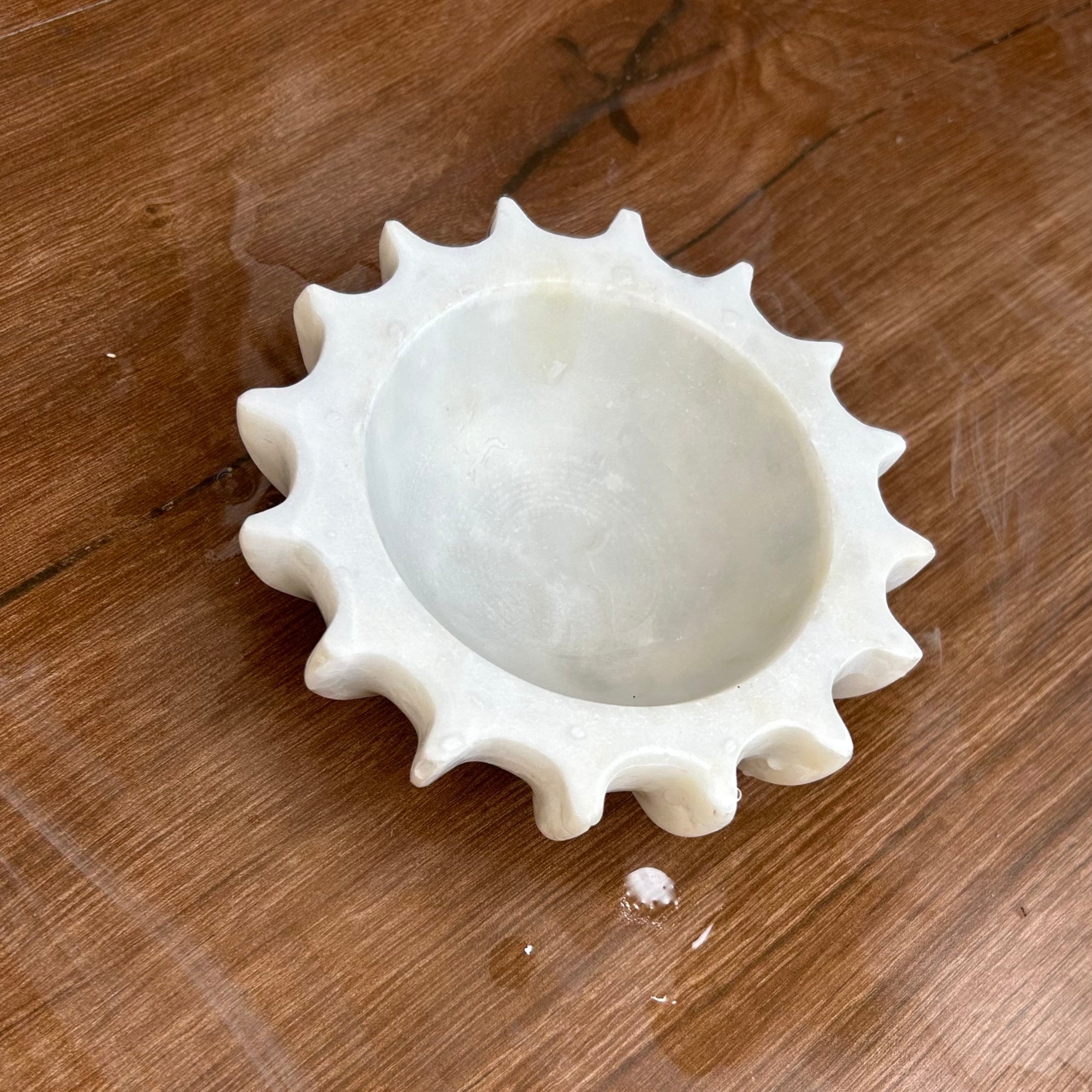 Sunburst Marble Urli