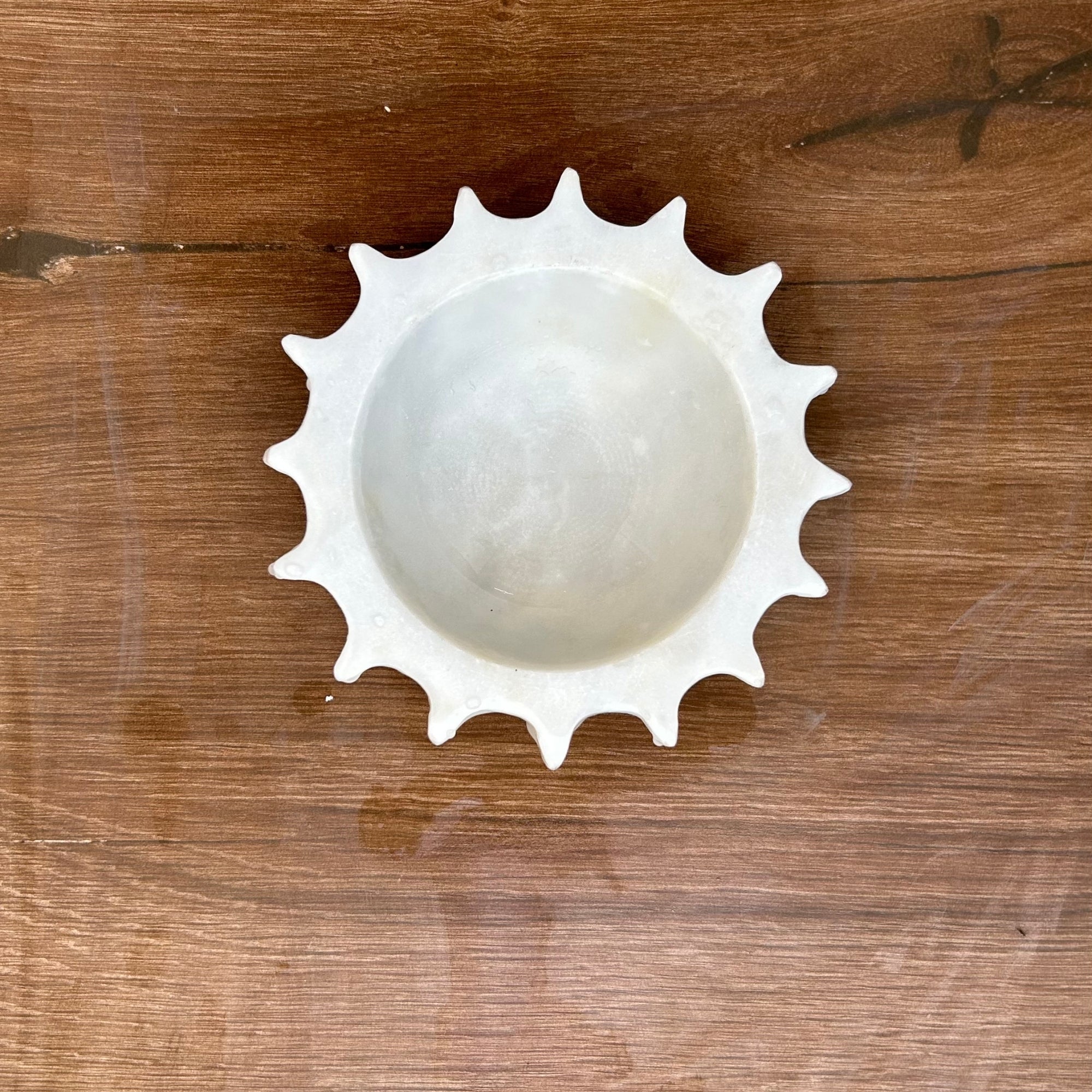 Sunburst Marble Urli