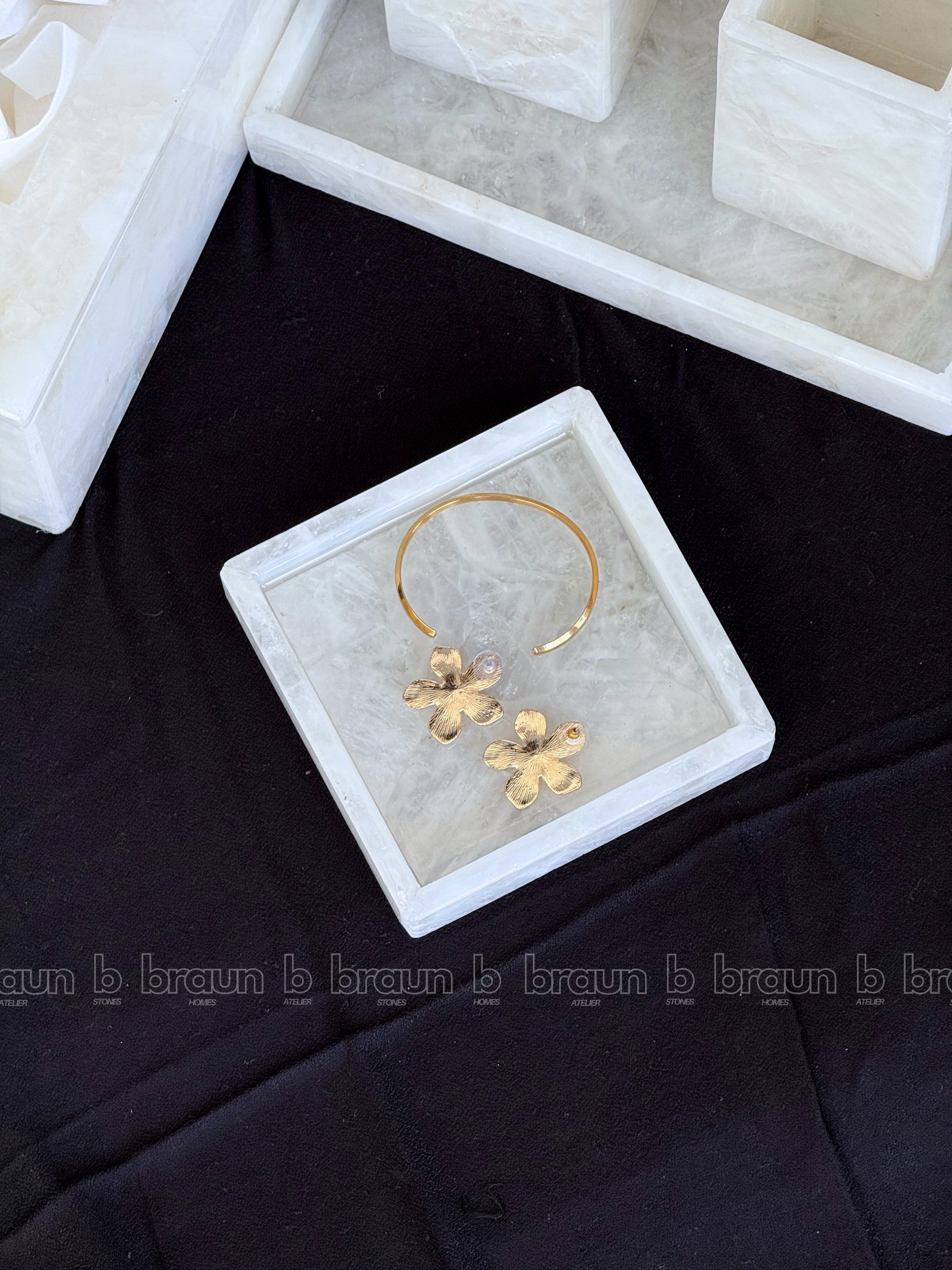 Bathroom set of 5 - White Quartz