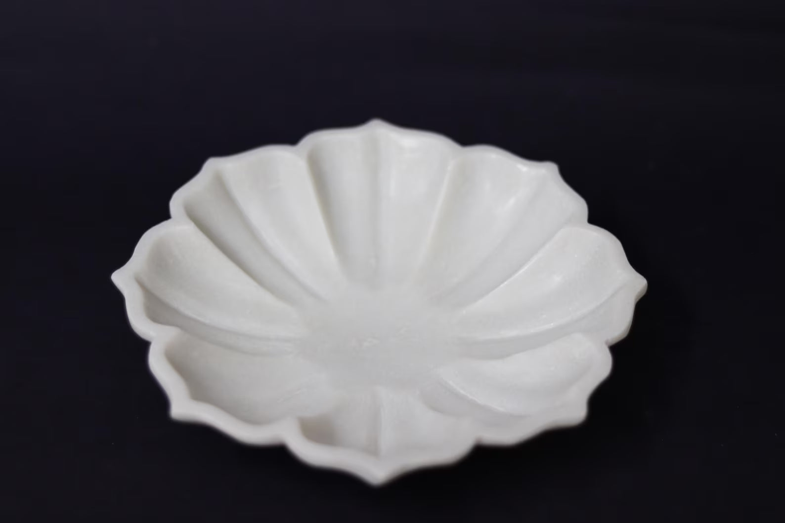 Petal Glow Marble Urli - 6 inch