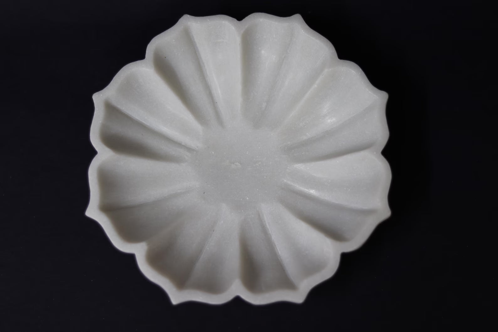 Petal Glow Marble Urli - 6 inch